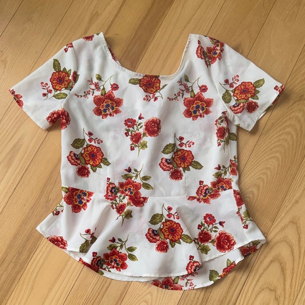 Forever 21 S Floral Peplum Lace Up Back Sheer Cottagecore Top